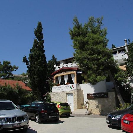 Novalja Guesthouse Economy Rooms Exterior foto